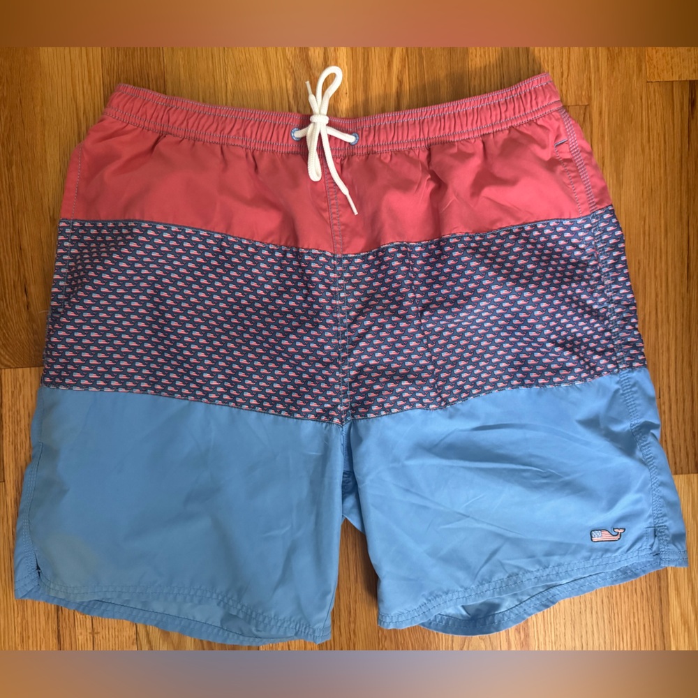 Vineyard Vines Swim Shorts Mens Red Blue American Flag Whale Chappy Trunks Large